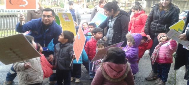 Párvulos de Licán Ray marchan por la lactancia materna 2 parvulos lican 2