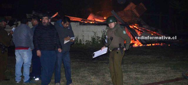 Encapuchados intimidaron al cuidador antes de iniciar el incedio.