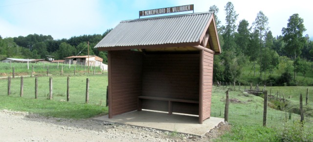 Municipalidad de Villarrica construye garitas rurales y camineras en diversos sectores de la comuna 2 Municipalidad de Villarrica construye garitas rurales y camineras en diversos sectores de la comuna - Red Informativa