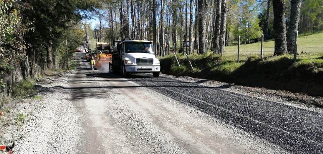 Avanzan trabajos de mejoramiento del camino Los Guindos – Segunda Faja en Villarrica - Red Informativa