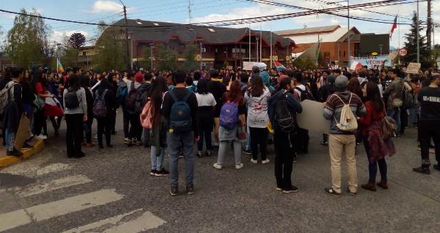 Villarrica: Continúan las marchas masivas y cacerolazos 3 Villarrica: Continúan las marchas masivas y cacerolazos - Red Informativa