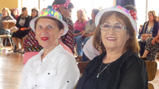 Adultos mayores de la comuna disfrutaron de entretenida jornada de esparcimiento: Programa de Salud Municipal organiza primer malón de los ´70 - Red Informativa