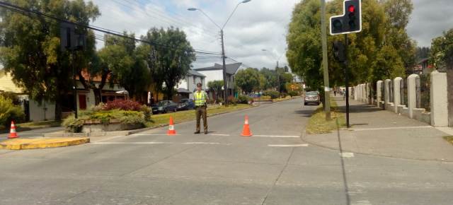 Carabineros detiene a siete jóvenes y se supendió la PSU en el Liceo Carlos Holzapfel en Pucón - Red Informativa