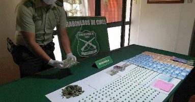 PUCÓN: OS-7 decomisa 486 dosis de éxtasis y detiene a banda que comercializaba drogas en la playa y fiestas electrónicas