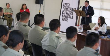 Día de la Mujer: Carabineros se capacitan sobre nueva “Ley Gabriela”  - Red Informativa