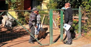 Adultos Mayores  de Villarrica reciben apoyo municipal para enfrentar la Pandemia