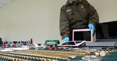 Detienen a 3 adolescentes por robo avaluado en más de $5 millones a un domicilio