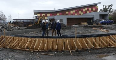 Avanzan obras de construcción de Anfiteatro Municipal a orillas del lago Villarrica