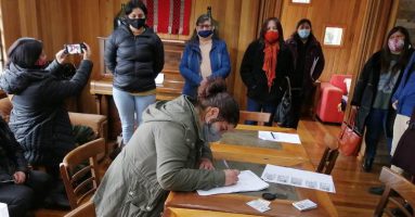 Municipio de Villarrica traspasa terrenos por más de 740 millones de pesos: 6 Comités de Vivienda se verán beneficiados