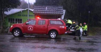 Una persona falleció al chocar camioneta con garita en Villarrica