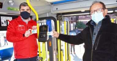 Adultos mayores de Villarrica cancelarán 200 pesos en líneas de buses 3 y 4