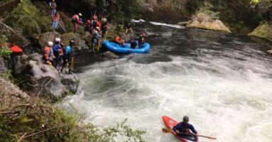 Joven kayakista fallece en río Palguín de Pucón