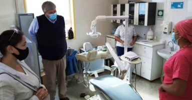 Alcalde Vergara visita Cesfam Los Volcanes