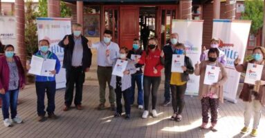 Familias de Villarrica reciben Títulos de Dominio