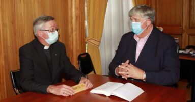 Obispo de la Diócesis de Villarrica visita a alcalde