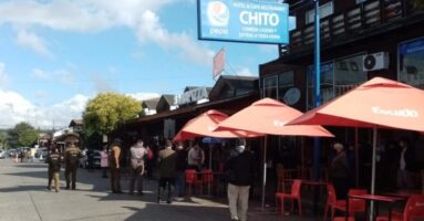 Un carabinero y un civil heridos a bala por delincuente en pleno centro de Villarrica
