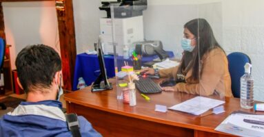 OMIL Villarrica apoya en la inserción laboral a vecinos de la comuna