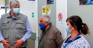 Alcalde Germán Vergara visita Centros de Salud Primaria de la comuna