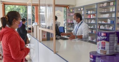 Beneficiarios de farmacia municipal  siguen recibiendo atención en pandemia