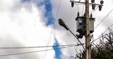 Municipalidad de Villarrica comunica números telefónicos para mantención de luminarias públicas en la comuna