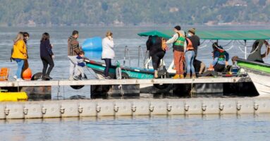 Turistas llegan a la zona para disfrutar las bellezas de Licán Ray