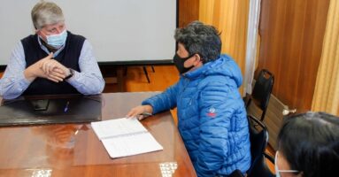 Directiva de Junta de Vecinos Santa Rosa de Trapel se reúnen con alcalde Germán Vergara y equipo municipal