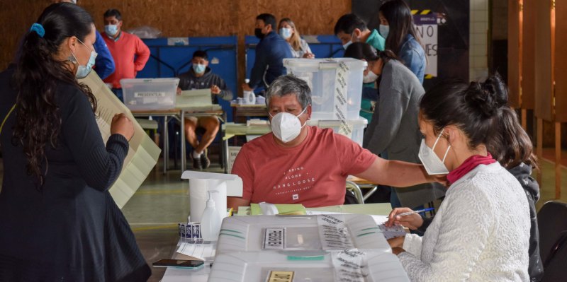 Alcalde Germán Vergara emitió su voto e hizo un llamado a la ciudadanía a participar del proceso democrático - Red Informativa