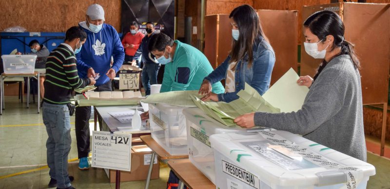 Alcalde Germán Vergara emitió su voto e hizo un llamado a la ciudadanía a participar del proceso democrático - Red Informativa