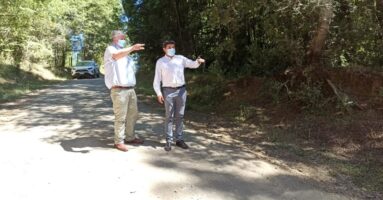 Alcalde Germán Vergara junto a Seremi de Obras Públicas Freddy Gutiérrez visitan sector Liumalla para buscar pronta solución a caminos y puentes