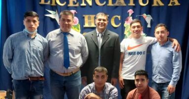 Con emotiva ceremonia internos culminan estudios de enseñanza básica y media: Licenciatura Escuela Héctor Valenzuela Cea