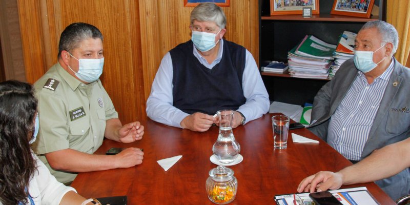 Carabineros y Municipalidades de Villarrica y Pucón coordinan trabajo de verano - Red Informativa