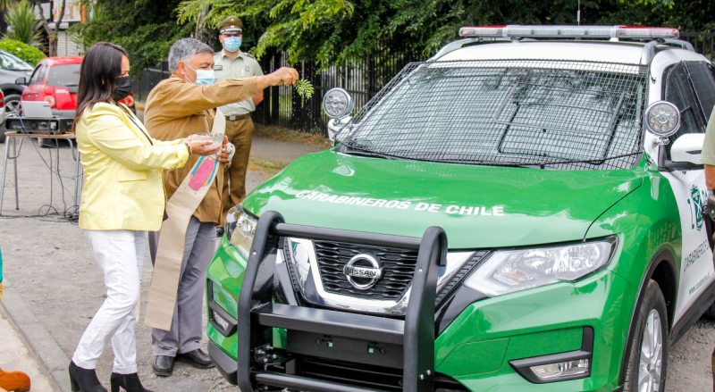 Municipalidad de Villarrica entrega como donación vehículo policial para apoyar la labor preventiva y de control del Retén de Carabineros de Licán Ray - Red Informativa