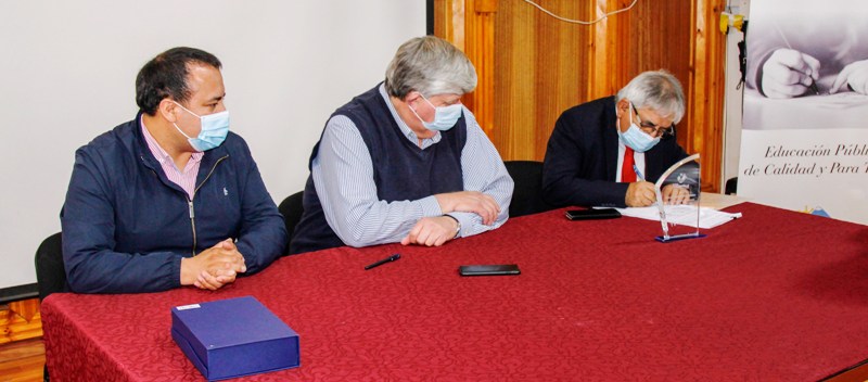 En Villarrica cuatro profesores municipales se acogen a retiro tras extensa trayectoria y dedicada labor docente - Red Informativa