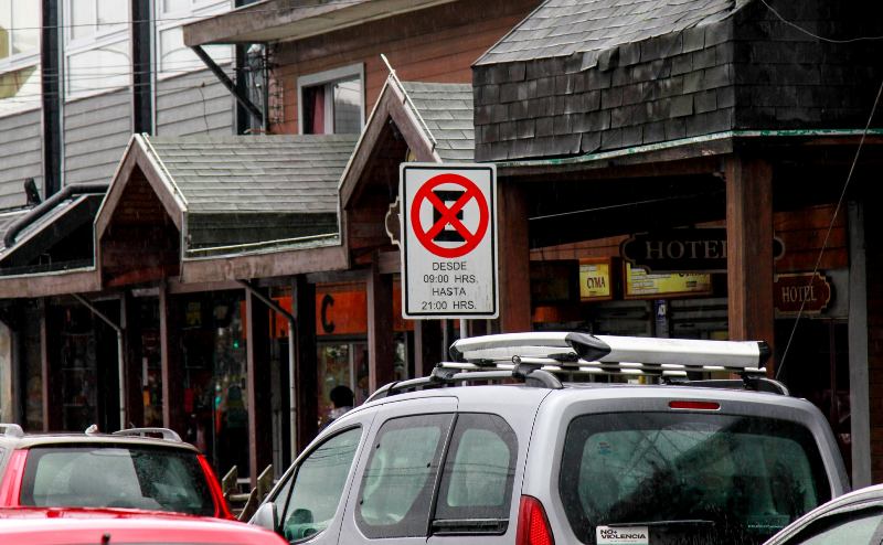 Hoy comienza suspensión de estacionamientos en calle Pedro de Valdivia - Red Informativa