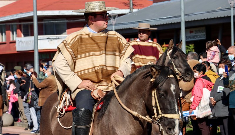 Solemne Te Deum y muy premiado estuvo el desfile Aniversario 470 de Villarrica - Red Informativa