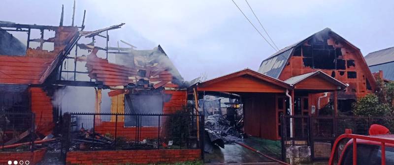 VILLARRICA: 7 viviendas destruidas en dos incendios simultáneos - Red Informativa