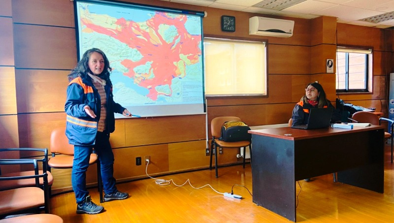 Máximas autoridades de Bomberos participan de comité de emergencia en Pucón: Ante alerta amarilla del volcán Villarrica 2 Máximas autoridades de Bomberos participan de comité de emergencia en Pucón: Ante alerta amarilla del volcán Villarrica - Red Informativa