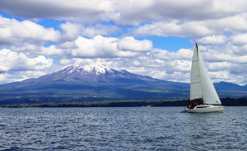 Regata “Alfonso Recart” llenó de velas el Lago Villarrica 1 Regata “Alfonso Recart” llenó de velas el Lago Villarrica - Red Informativa