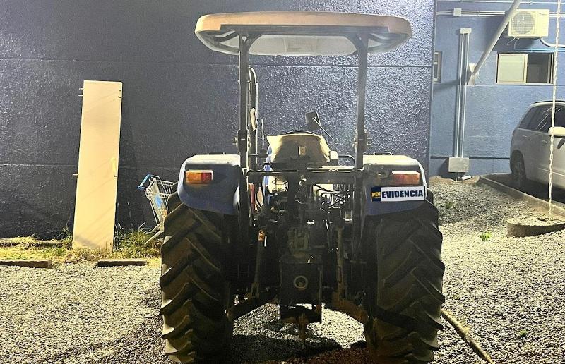 PDI Villarrica recuperó tractor avaluado en más de $27 millones de pesos 1 PDI Villarrica recuperó tractor avaluado en más de $27 millones de pesos - Red Informativa