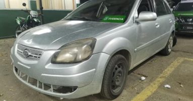4 detenidos en Pucón: Con arma de fuego y bates destruyeron un vehículo
