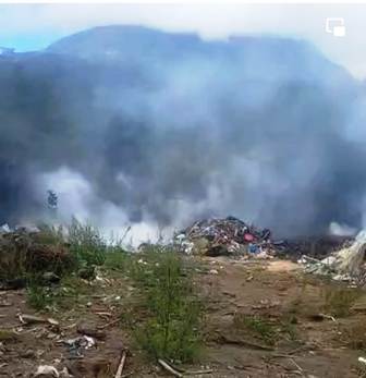 Arduo trabajo de Bomberos para controlar incendio en vertedero clandestino en Pucón - Red Informativa