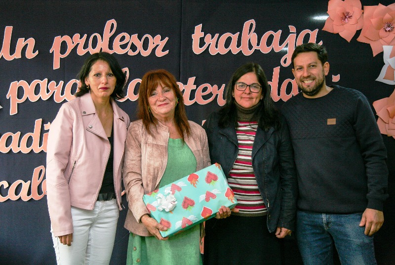 Con más de 40 años de servicio se retiró docente de la Escuela Especial de Villarrica - Red Informativa