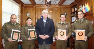 El alcalde de Villarrica distinguió a Carabineros de Villarrica por el Aniversario N° 96 de la institución