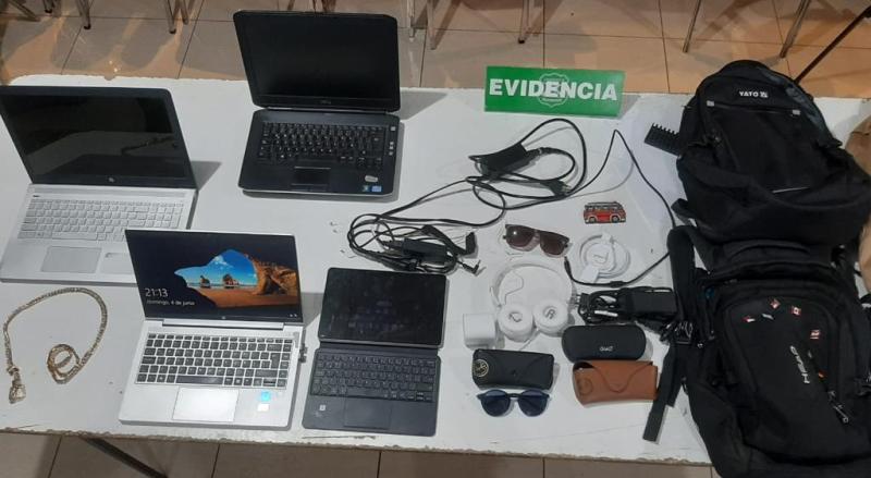 Carabineros detuvo en Pucón a pareja que se dedicaba a robar especies desde vehículos - Red Informativa
