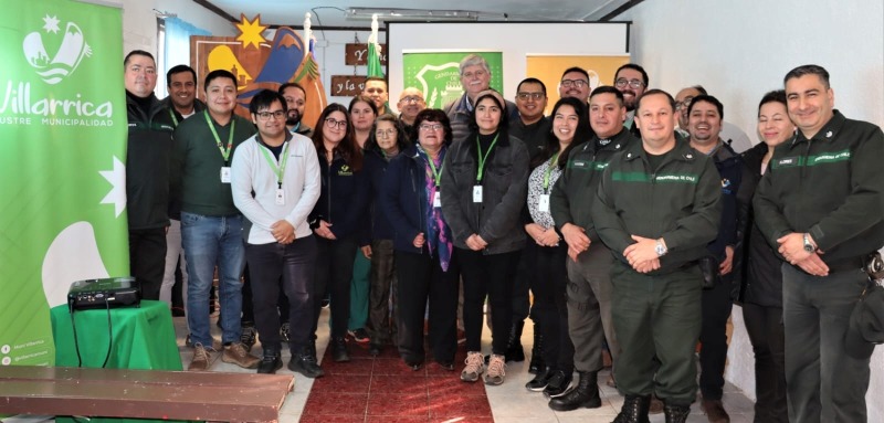 Internos del CDP Villarrica elaboran letreros que identificarán Oficinas Municipales - Red Informativa