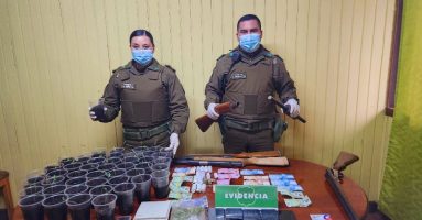 Carabineros detiene a 3 sujetos por tráfico de drogas y tenencia ilegal de armas