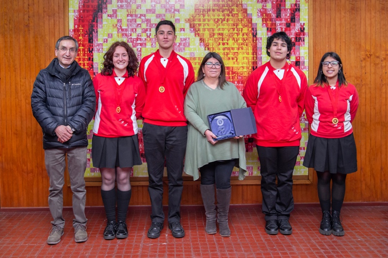 Liceanos de Villarrica ganaron concurso Delibera y ahora competirán en el Congreso Nacional - Red Informativa