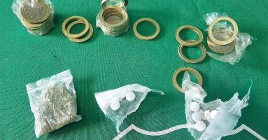 Intentan ingresar droga al interior de monedas en la cárcel de Temuco