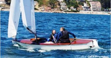 Velerista villarricense junto a su hija se lució ganando regata en aguas de la costa viñamarina