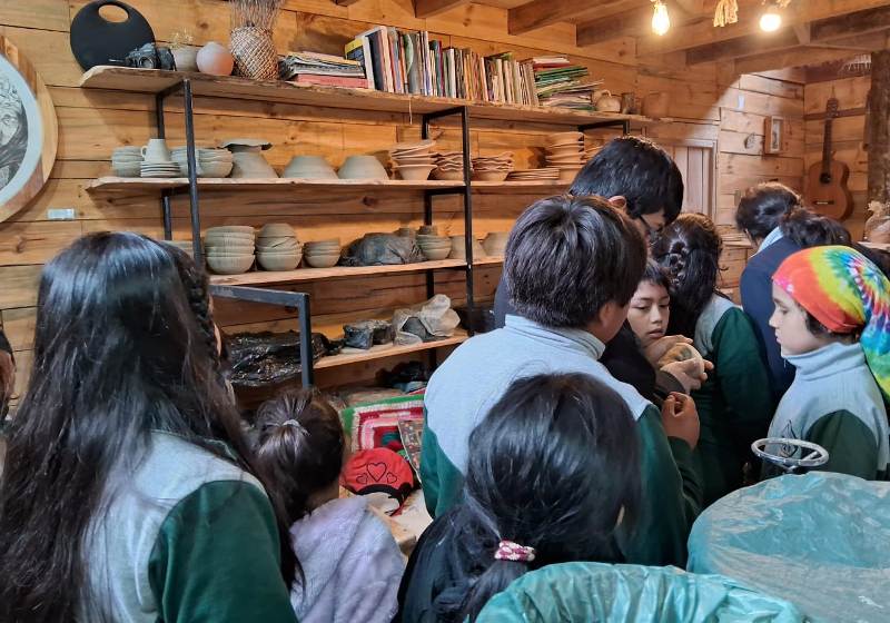 Estudiantes de escuela Alihuen de Villarrica son parte de innovador proyecto de alfarería mapuche 2 Estudiantes de escuela Alihuen de Villarrica son parte de innovador proyecto de alfarería mapuche - Red Informativa